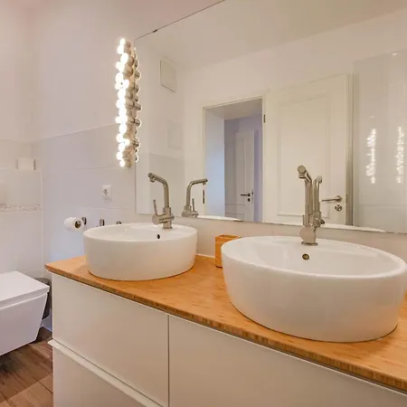 Frisia 18 * 塞巴特黑灵斯多夫